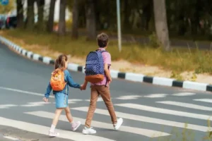 safe walking tips for busy streets